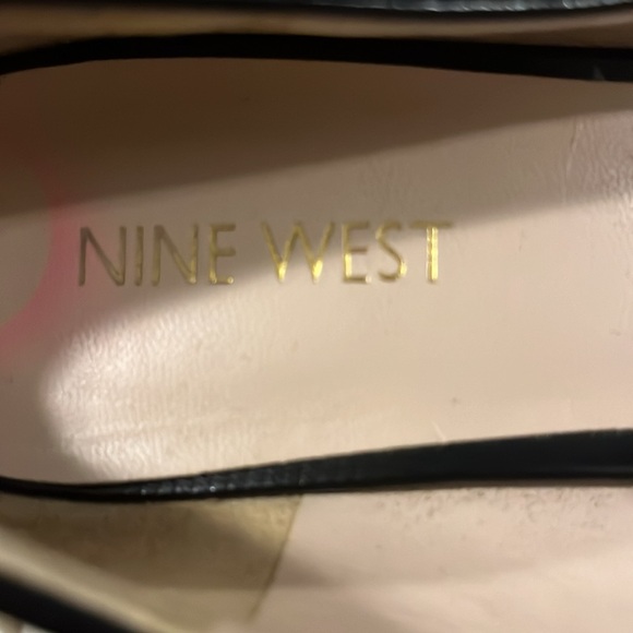 Nine West sz 8.5m black 2.5 inch wedge heels. Smoke/pet free - Picture 6 of 6